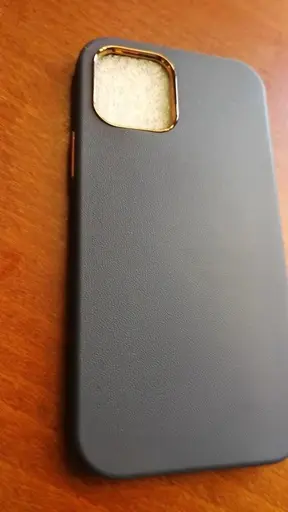 IPHONE 11 pro sort bagcover med guld dekoration